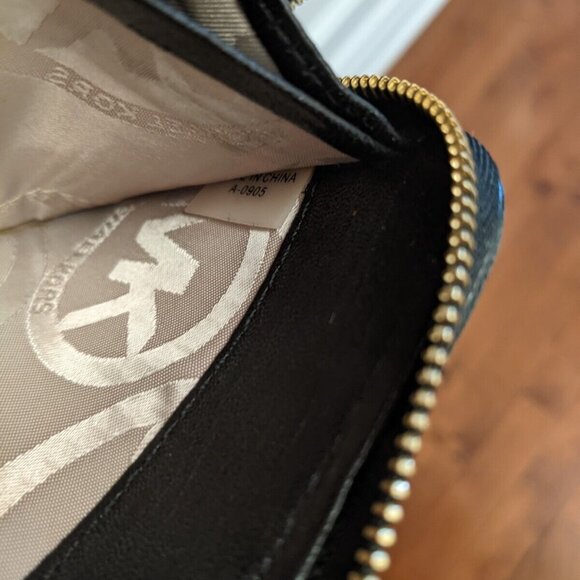 Michael Kors black leather wallet - Picture 6 of 8